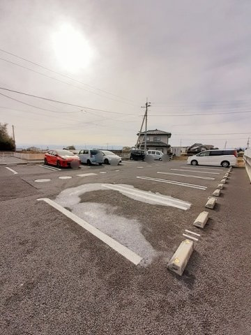 マローソ　Ⅱの駐車場