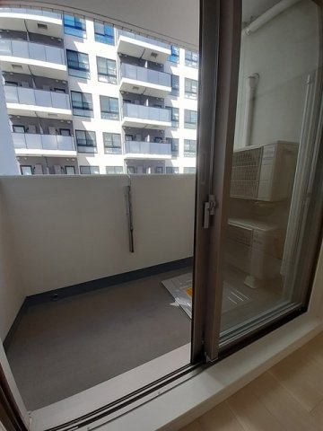 シュトラーレ　八日町のバルコニー