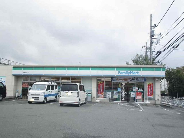 プレシャス１９の周辺|ファミリーマートまで450m