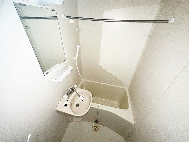 レオパレス陽光の浴室|同タイプの部屋の写真です。