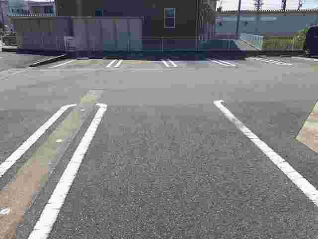 グロワールパレスＢの駐車場