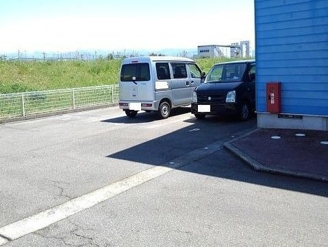 リバーサイド・ドリームⅢの駐車場