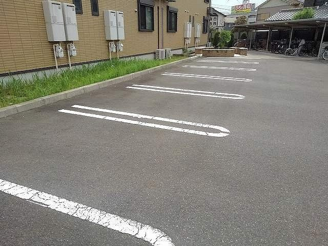 サニー　レジデンス　Ⅰの駐車場