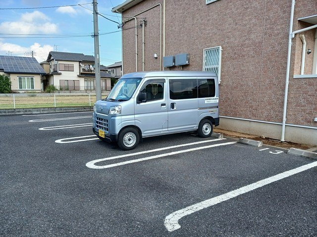 シャトーグラース弐番館の駐車場