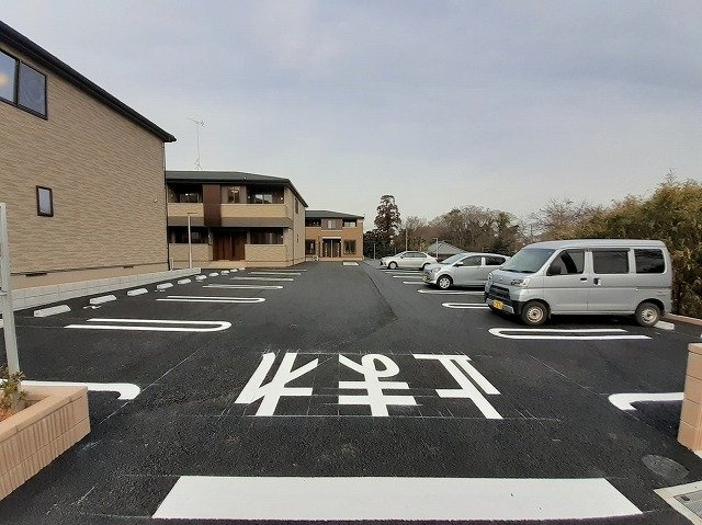 オリーブＢの駐車場