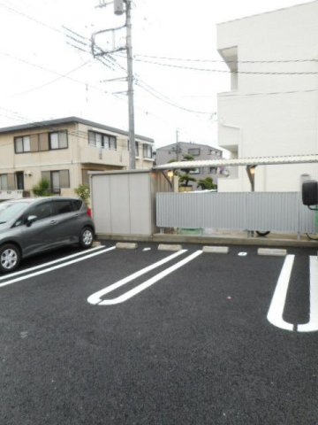 ソレイユ　プロムナードの駐車場