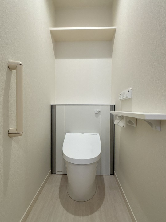 Lumiereのトイレ|落ち着いた色調のトイレです