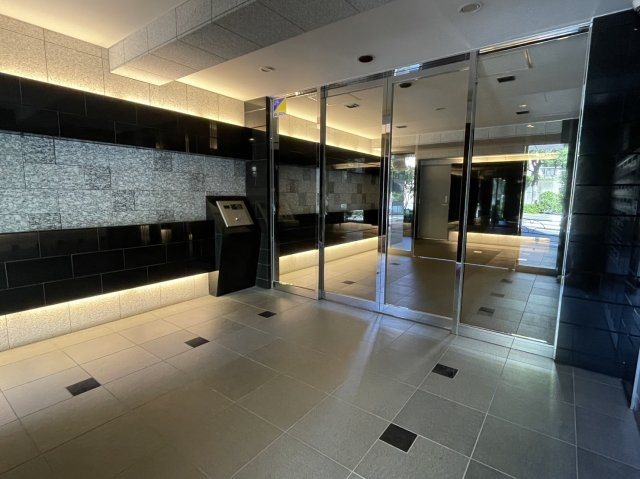 グラントゥルース中板橋のエントランス|ゆとりのあるエントランスです