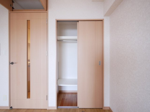 サヴォイオーサーズプレイス　15階の収納|別号室のものになります。現状優先。反転タイプです