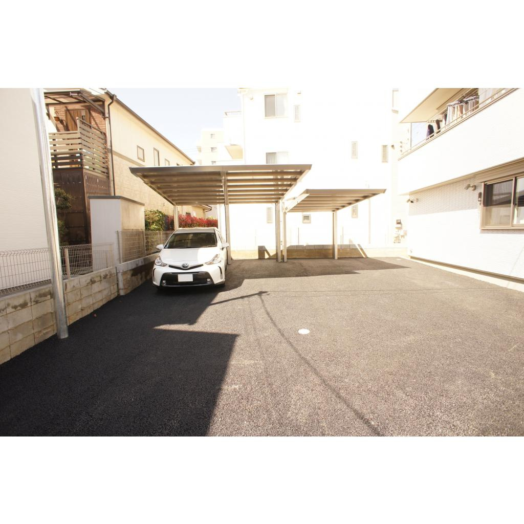 ピルツのその他|駐車場