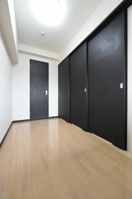 プレミアム三ノ輪の洋室|個人の部屋や寝室として使える洋室です