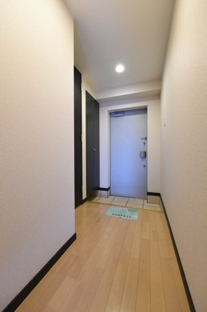 プレミアム三ノ輪の玄関|明るい玄関です