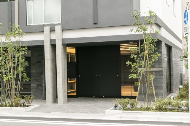 プラウドフラット浅草のエントランス|落ち着いたエントランスです