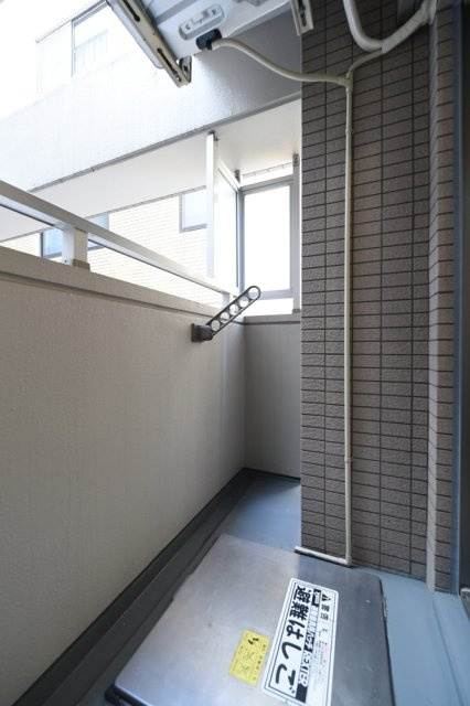 メインステージ日本橋箱崎Ⅱのバルコニー|開放的で明るい空間を演出してくれるバルコニーです