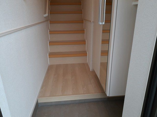 ウェルス　サン　イーストの玄関