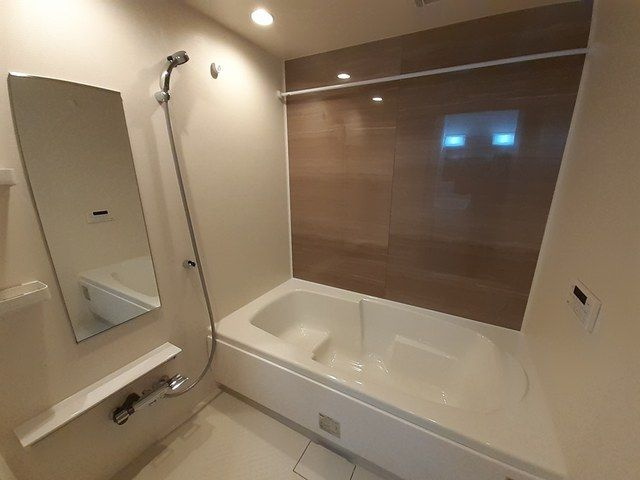 ウェルス　サン　イーストの浴室