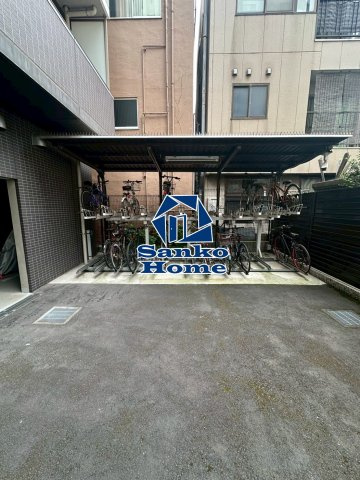パークアクシス蔵前の駐車場