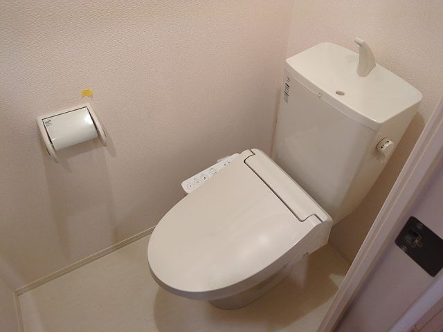 ルミエール大和東のトイレ|他号室の写真です。