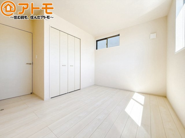 【寝室】 | 葵区水落町4期　新築戸建　全1棟 | 収納スペースもしっかり確保したお部屋は、収納家具の数も減らせるのでお部屋を広く使えます！