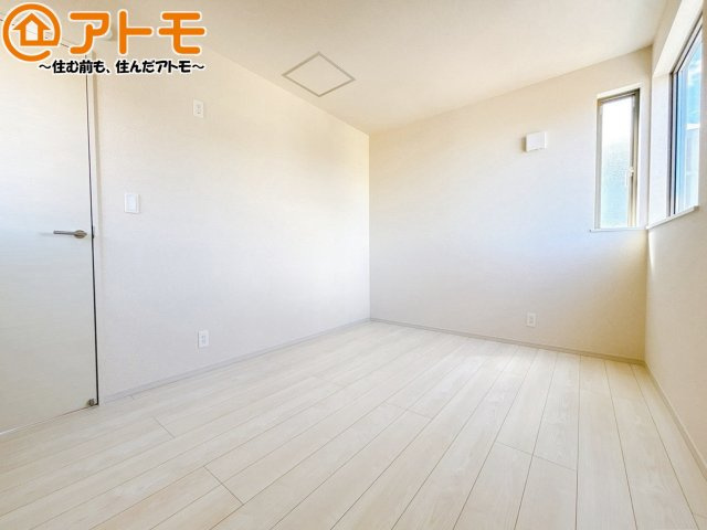 【子供部屋】 | 葵区水落町4期　新築戸建　全1棟 | 壁と床がシンプルな色合いだからこそ自分だけの空間を作れます♪お部屋作りのイメージは順調でしょうか♪