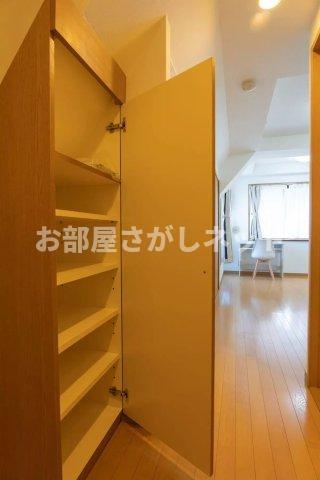 AP1032 エフコート 302の収納|



