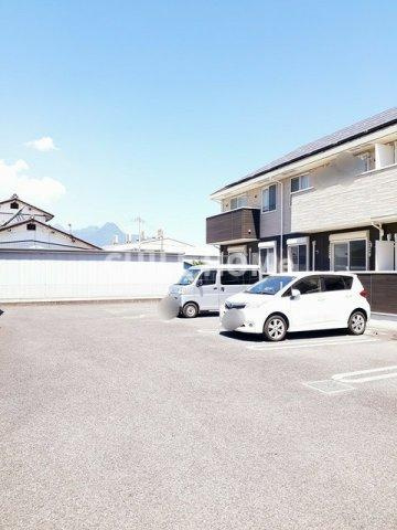 ポプルスＢの駐車場|当社、チルホームのHPもご覧ください(^^)/物件情報多数♪