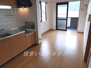 エスポワール安芸Ⅱの居間・リビング|エアコン付き