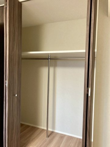 【収納】 | アメイズ友泉亭ザ・ヒルズ | 各部屋にはクローゼットを完備しています！収納が多いお家はすっきりして快適空間です