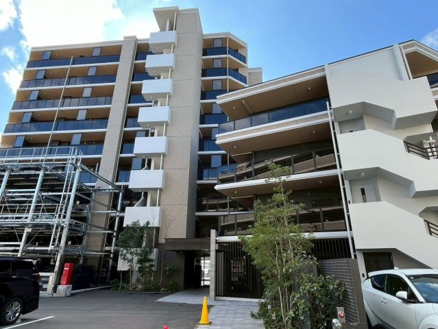 【外観】 | アメイズ友泉亭ザ・ヒルズ | 築1年ちょっとの新しいマンションです。徒歩圏内に生活利便施設が充実しています