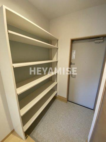 Reflet岩見 弐番館の玄関