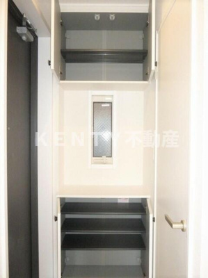 【収納】 | Ｙ’ｓ　ＦＬＡＴ　ワイズフラット | 大きなスペースがあり、収納には困りません