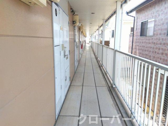 レオパレスシャルマンのエントランス
