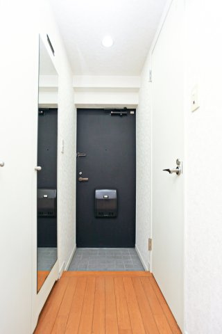サヴォイレジェント　4階の玄関|別号室のものになります。現状優先。