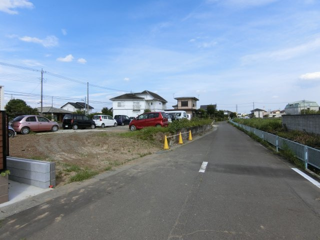 売地　高崎市南大類町全5区画の前面道路含む現地写真