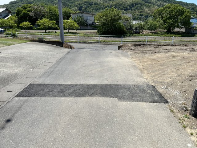売地　高崎市藤塚町　3区画の前面道路含む現地写真