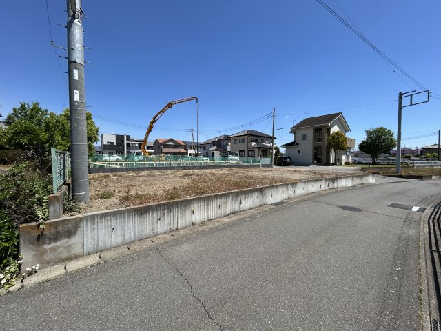 売地　高崎市藤塚町　3区画の前面道路含む現地写真