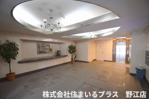 ボヌール関目のロビー