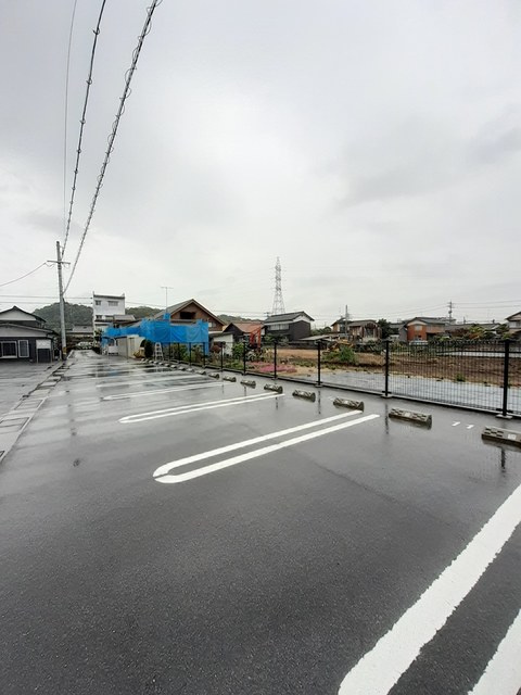 パルティータⅡの駐車場