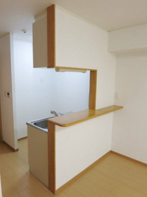 【内装】 | エスパース　彩華Ｂ | 明るい色調の室内です