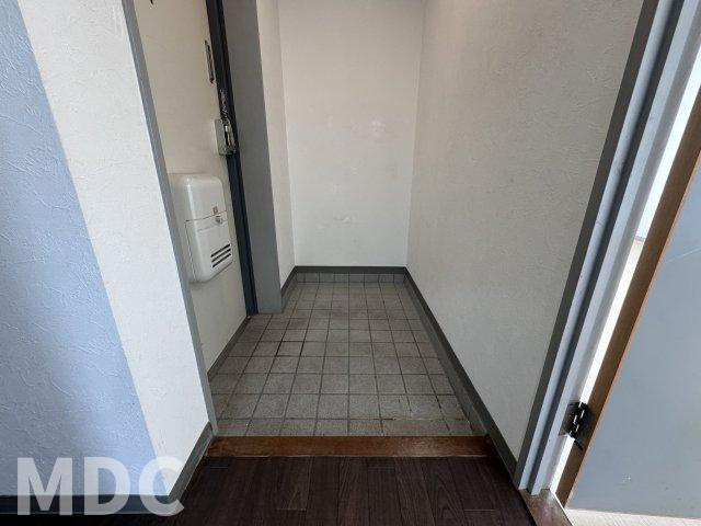 徳島市佐古四番町の賃貸マンションの玄関