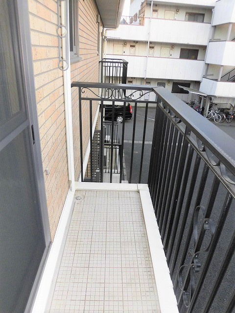 ルミエールB棟のバルコニー|写真は同建物の別部屋を参考に掲載しております。