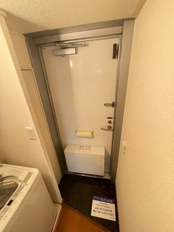 レオパレスフルールの玄関