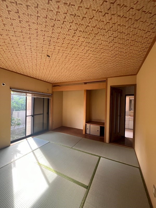 桜木町2丁目貸家の寝室