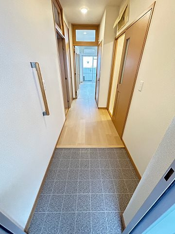 URパークタウン西武庫　5号棟の玄関|シンプルで使いやすい玄関です