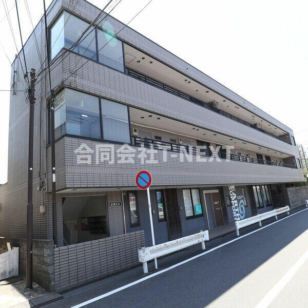 山浩ビルのロビー