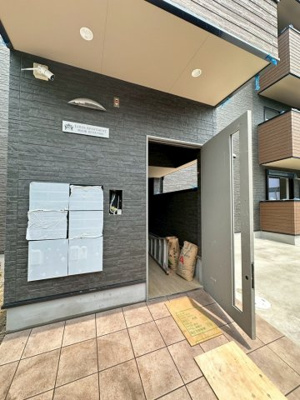 【エントランス】 | LouisApartment吹田東リバーパーク
