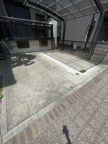 松本通5丁目戸建の駐車場