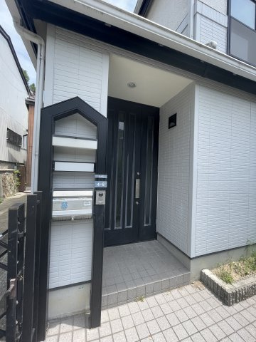 清水町戸建のエントランス