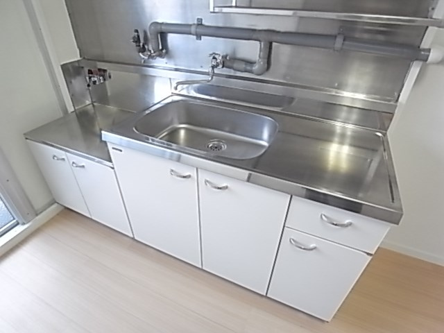 ビレッジハウス南清水タワー1号棟のキッチン|キッチンでお料理をお楽しみください
