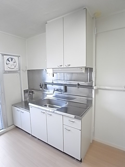 ビレッジハウス南清水タワー1号棟のキッチン|コンパクトなキッチンで掃除もラクラク